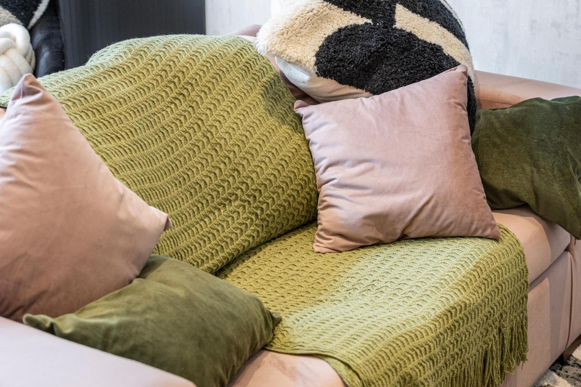 شقة Unwind In Style 2Br With Cozy Backyard For Groups لندن المظهر الخارجي الصورة