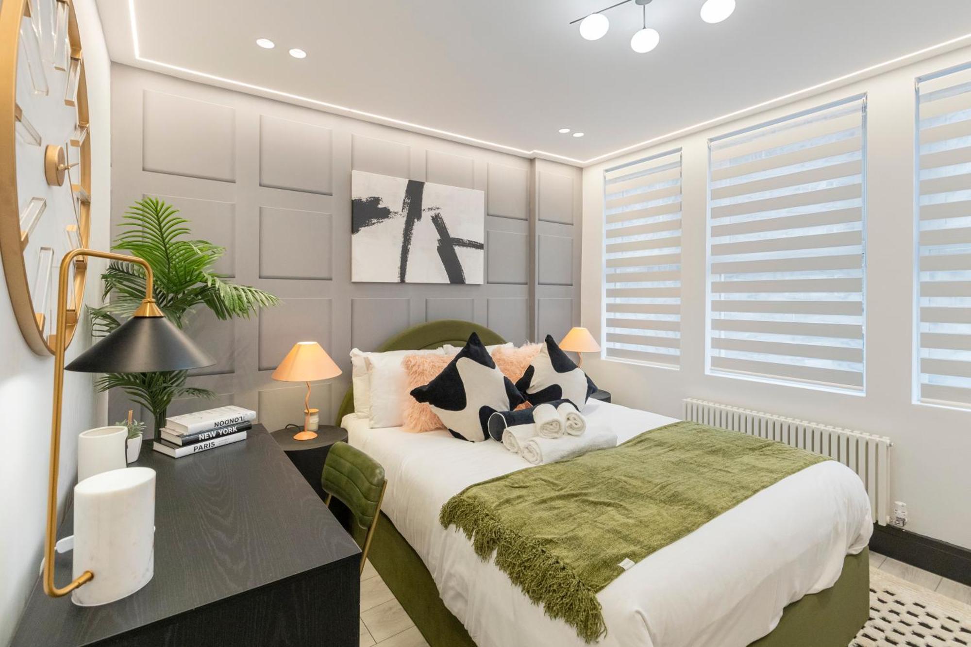شقة Unwind In Style 2Br With Cozy Backyard For Groups لندن المظهر الخارجي الصورة